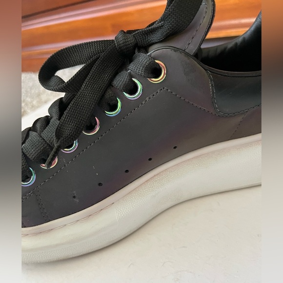 Alexander McQueen Oversized Sneakers in Gray Iridescent Women’s Size 38.5/8.5 - Picture 15 of 16